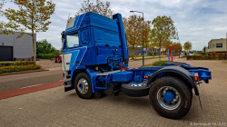 20251019-Tom-Holding-00250